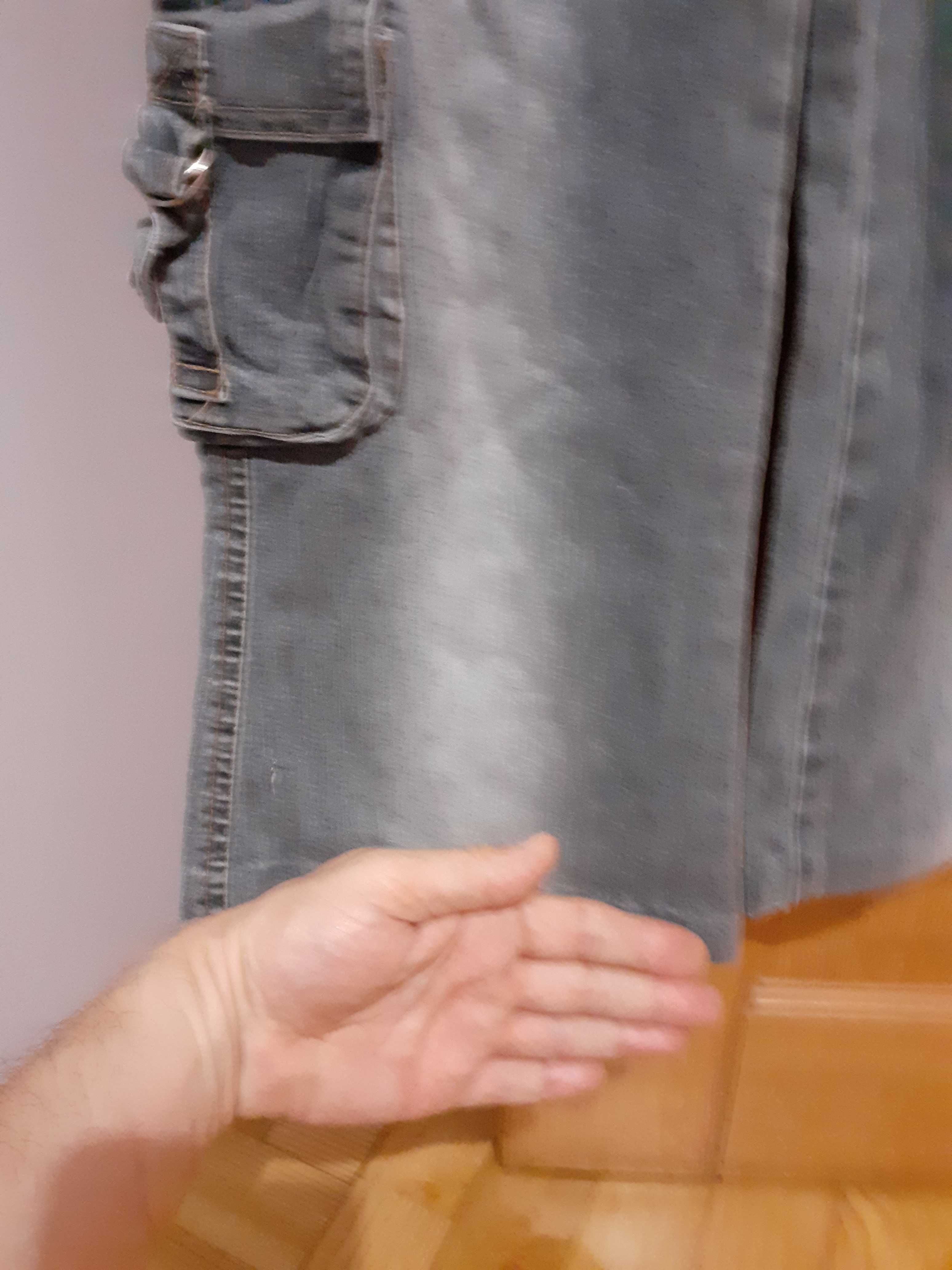 Spodnie jeansowe dziewczęce szare używane