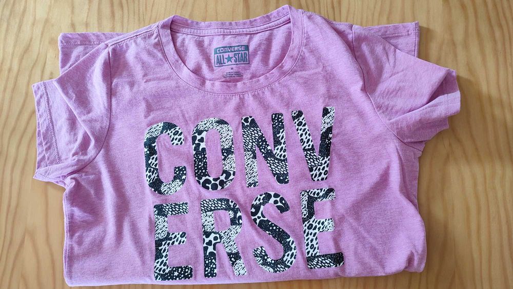 3 t-shirts de mulher. Tamanho M.