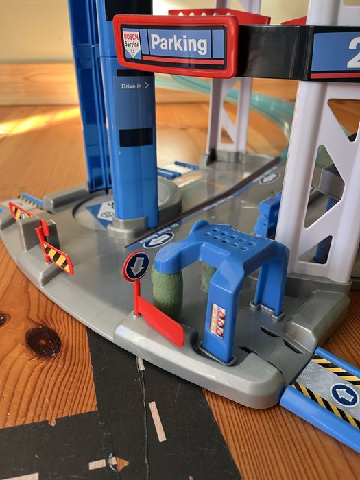 Duża zabawka tor garaż parking piętrowy bosh hot wheels z windą
