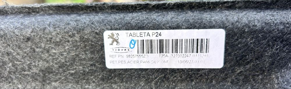 Półka bagażnika Peugeot 2008 II