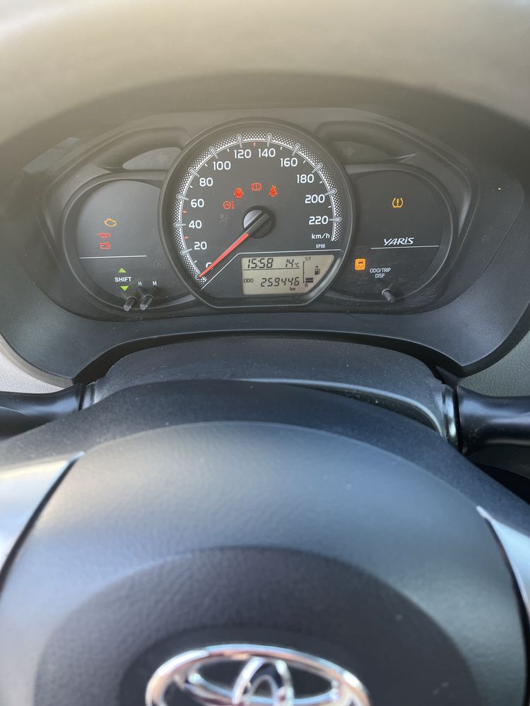 Sprzedam- Toyota Yaris 2015