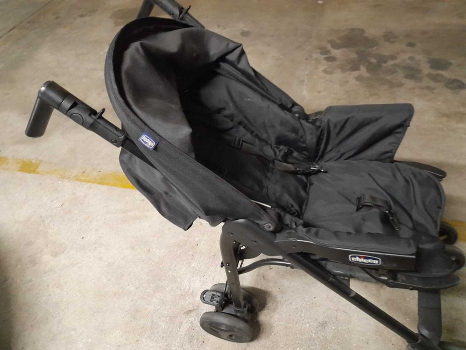 Carrinho de bebé fa CHICCO ,ovo ,alcofa,mala de mulda fraldas e capa