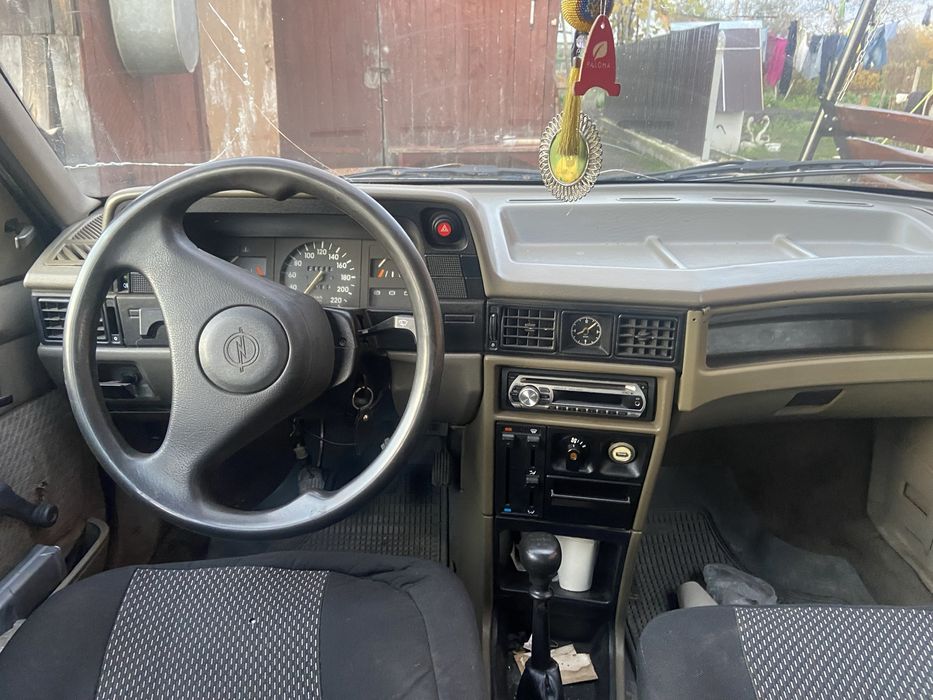 Продаєть опель кадет