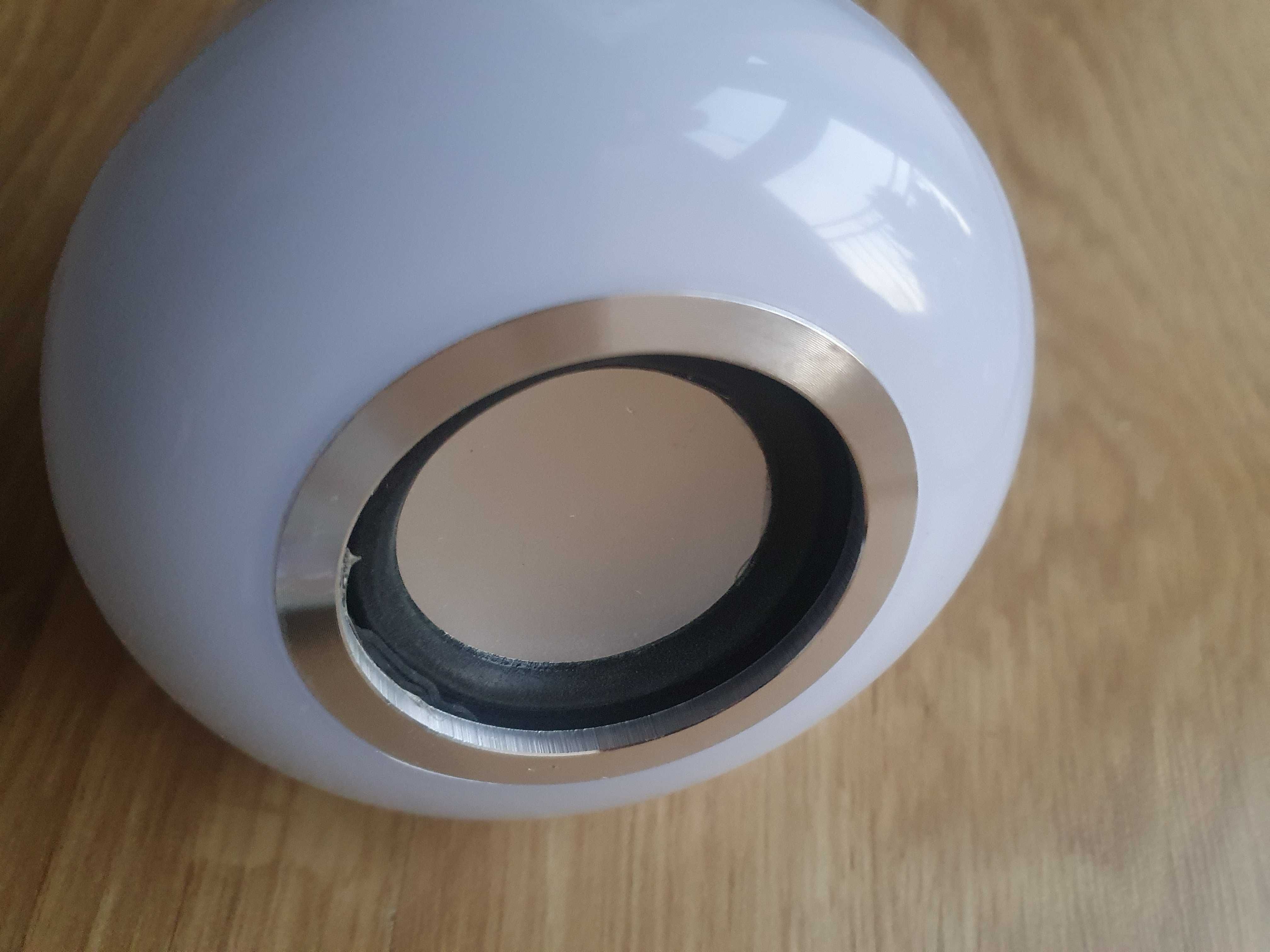 Głośnik lampa Bluetooth-zmienne oświetlenie, sterowany pilotem NOWY