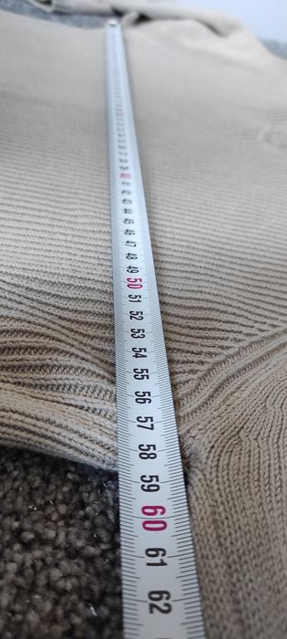 Sweter w serek dziadkowy beżowy vintage prążki stripped y2k