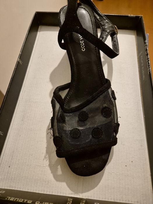 Vende-se calçado de senhora