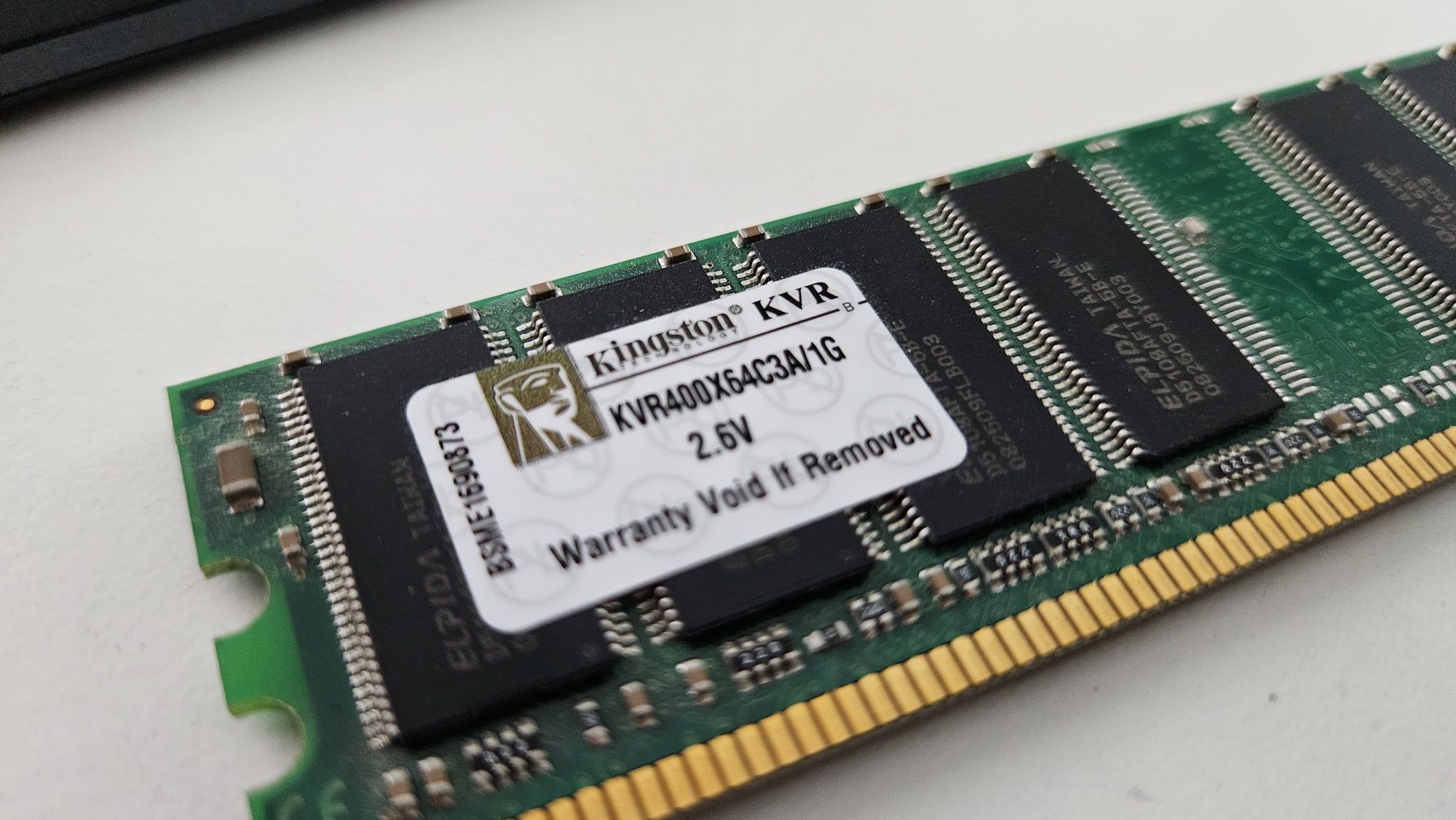 Pamięć RAM Kingston DDR 1GB KVR400X64C3A