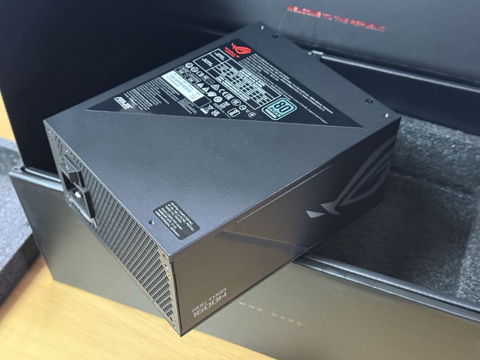 Zasilacz komputerowy | ASUS ROG THOR 1600W Gaming OLED 1600Watt
