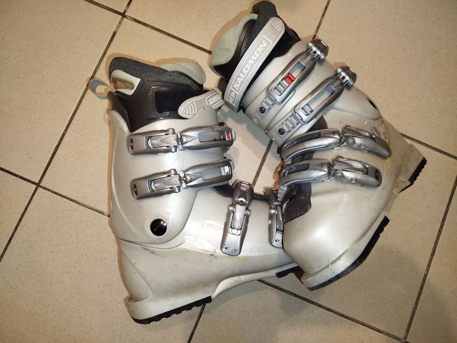Продам коньки 43р