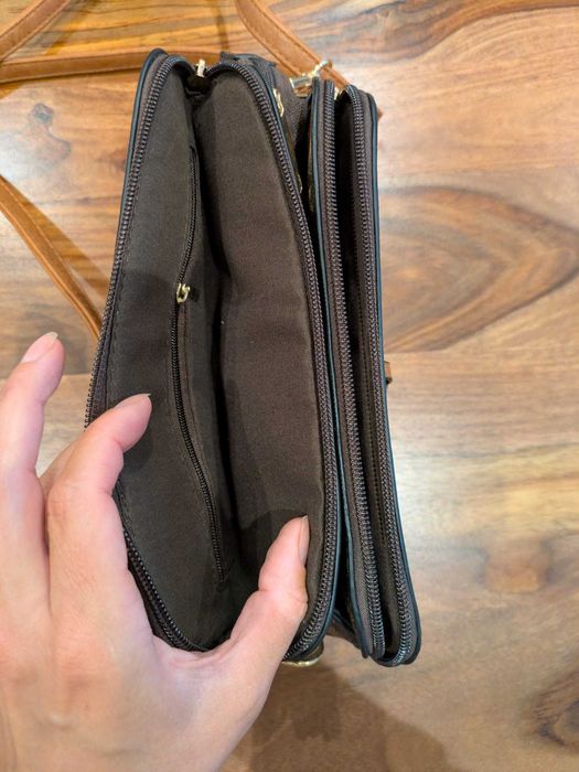 Mala pequena (Louis Vuitton não original)