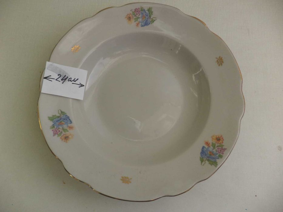 Продам набор тарелок