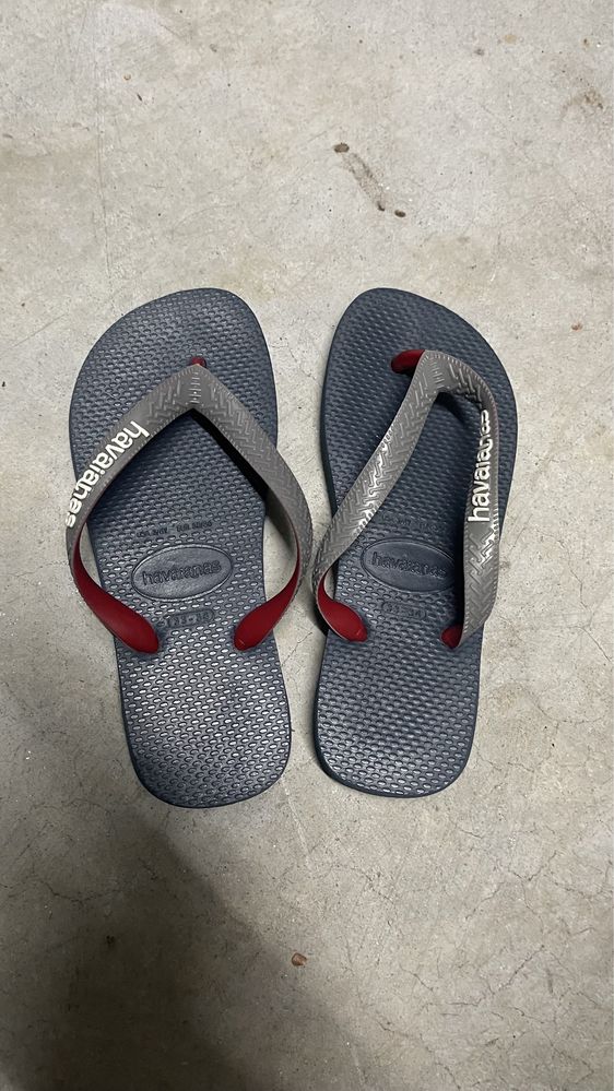 Havaianas em ótimo estado - Tam 33/34