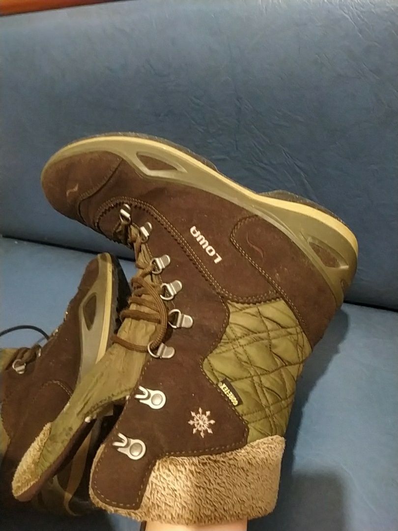 Зимові ботинки чоботи сапожки LOWA