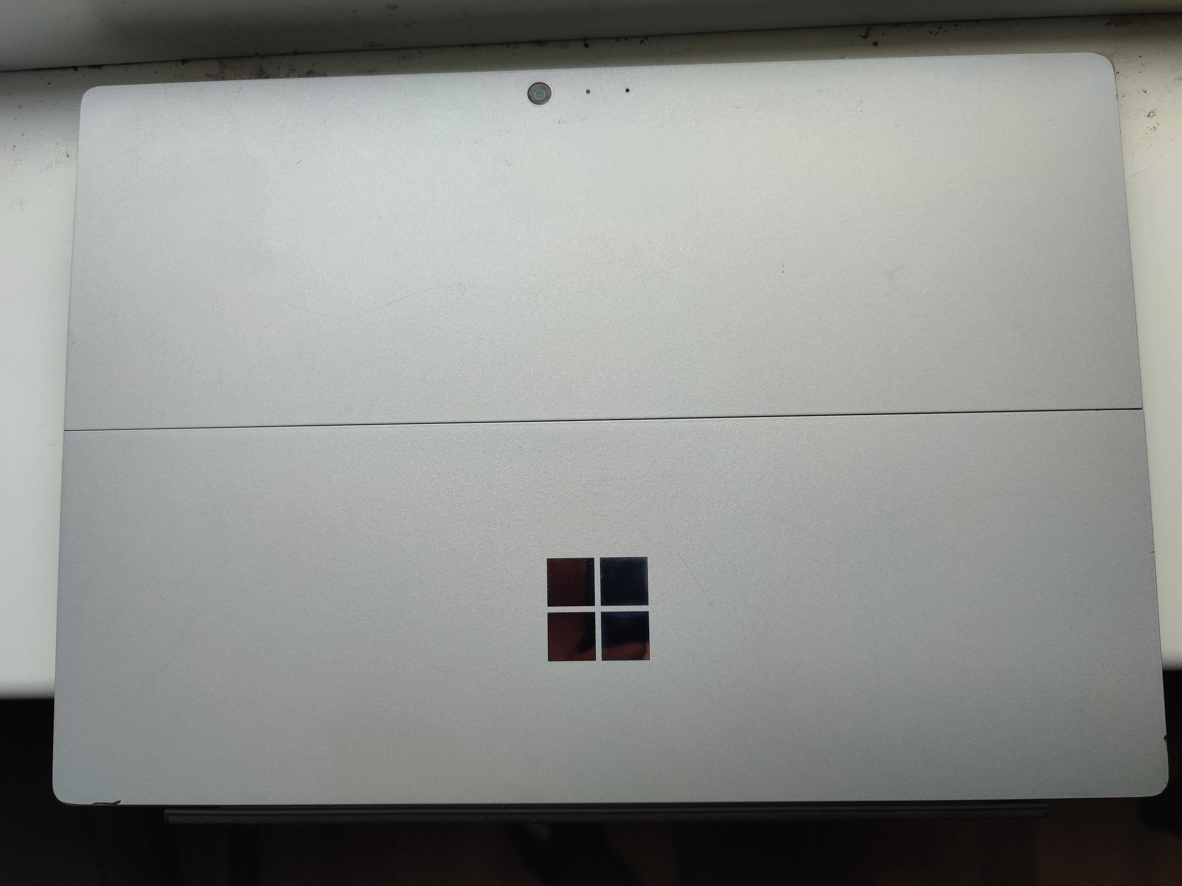 Microsoft Surface PRO 6 , i7-8650u, 8gb ram, 256 ssd
