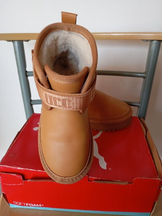 Продам на дівчинку угги в розмірі 32