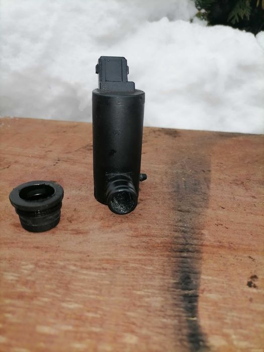 Насос омивача 93BB 17k624 AA  Кур’єр Courier Mk4 на 1 вихід