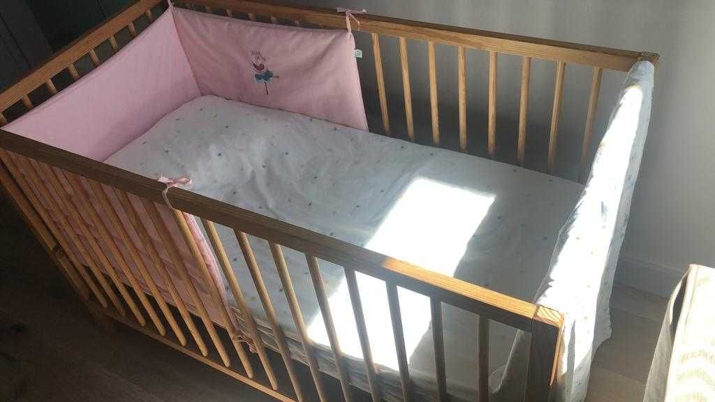 Berço para Bébé Como Novo e Colchão