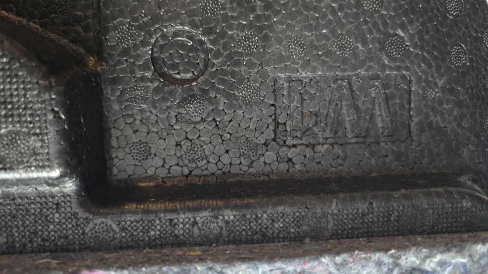 Toyota Corolla E21 wkład bagażnika