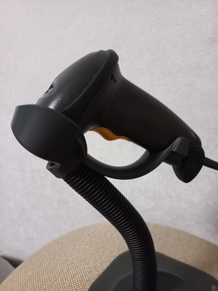 Сканер штрих-коду Symbol/Zebra LS2208 USB (LS2208-SR20007R-UR) лазерна