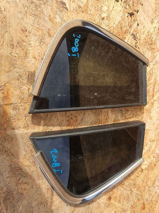 Peugeot 2008I Szyba boczna lewa lub prawa