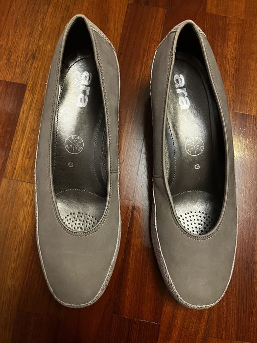 Sapatos de senhora em pele camurça