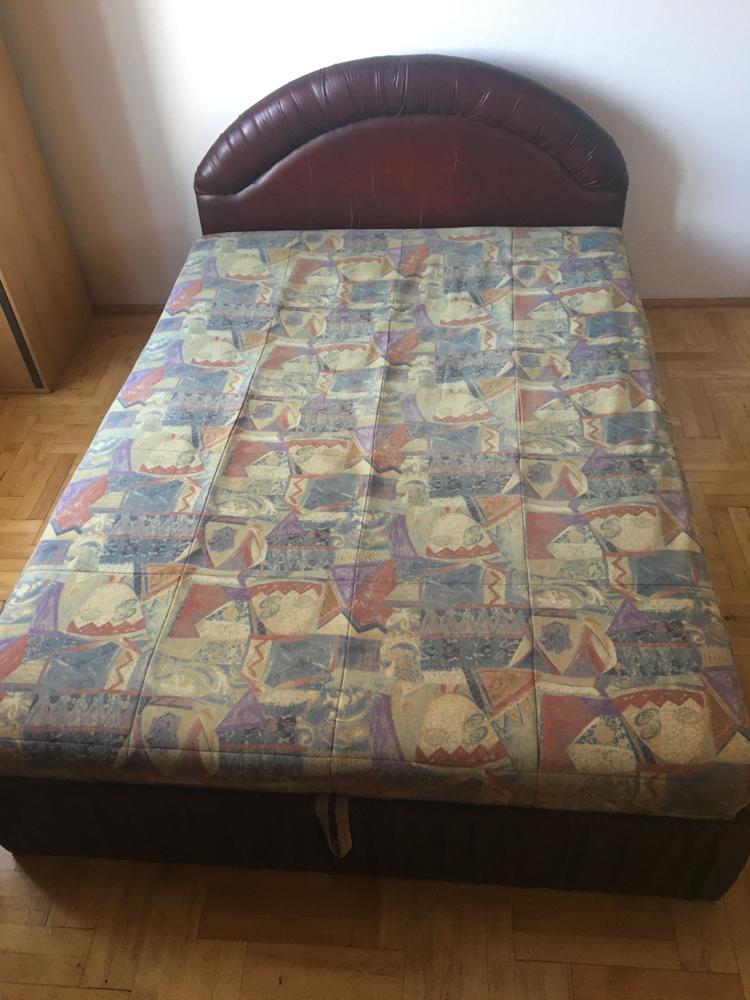 Łóżko tapicerowane (144x204cm) z materacem i pojemnikiem na pościel