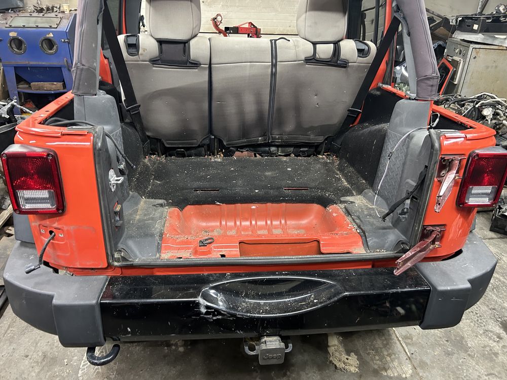 Tylna czesc polowka karoseri Wrangler JK