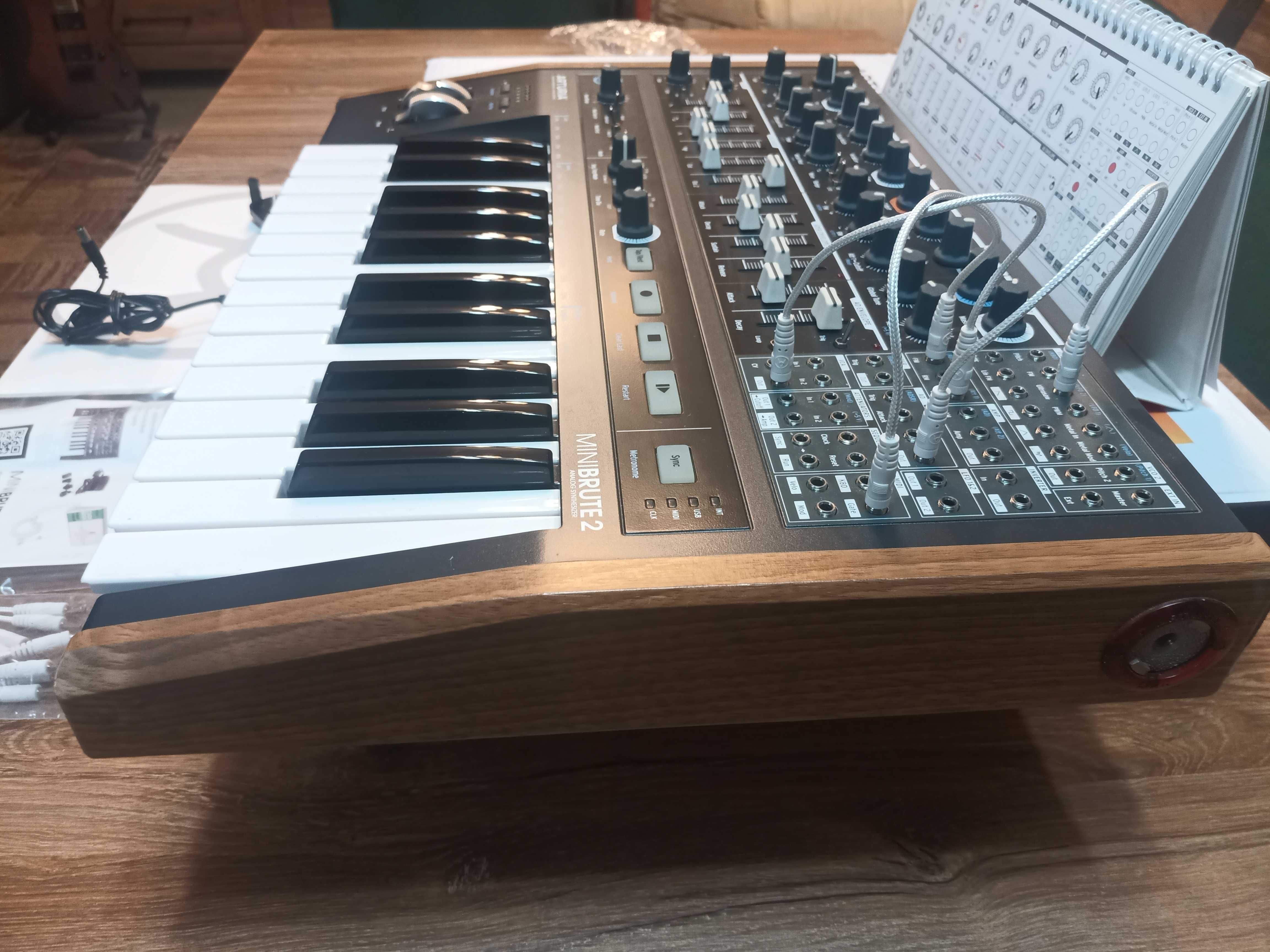 Arturia MiniBrute 2 syntezator analogowy Mini Brute 2