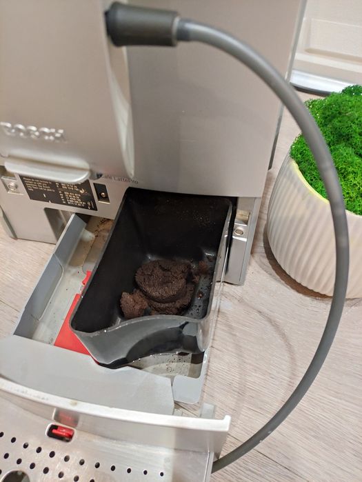 Кофемашина bosch verocafe lattepro, зернова.