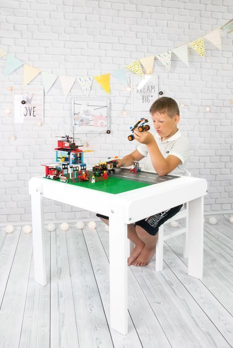 Дитячий розвиваючий ігровий столик лего lego меблі в садочок стільчик