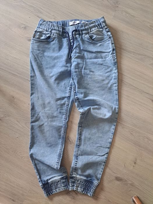 Świetne joggery reserved rozmiar 29/32 męskie stan bdb