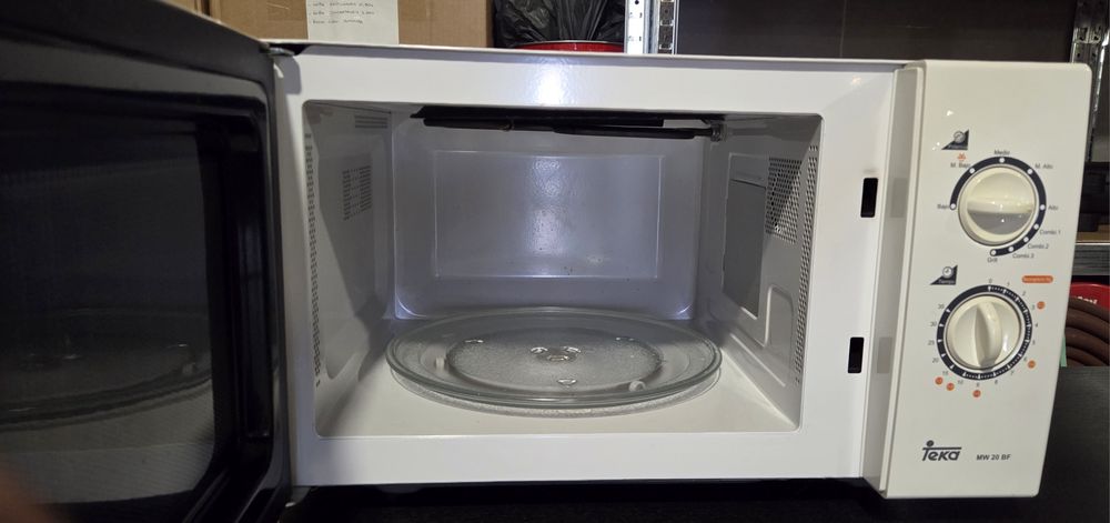 Micro-ondas com Grill Teka MW 20 BF