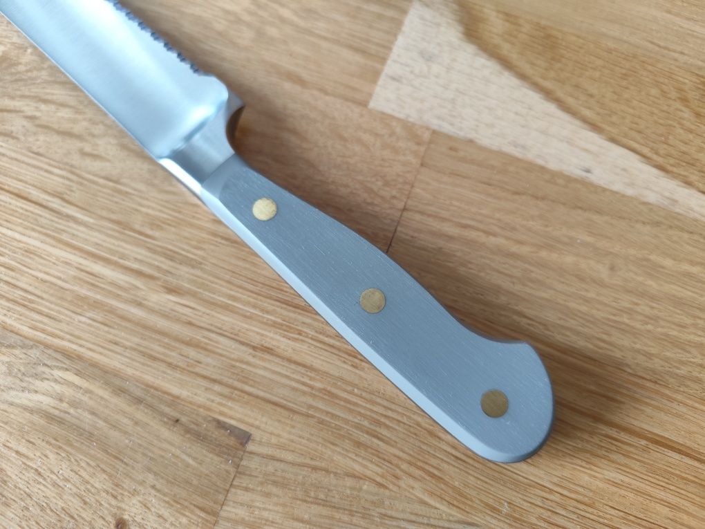 Niemiecki nóż WUSTHOF Classic do chleba 23cm limitowany kolor solingen