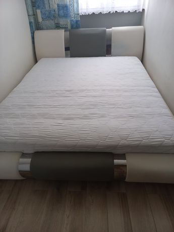 Sprzedam łóżko sypialniane