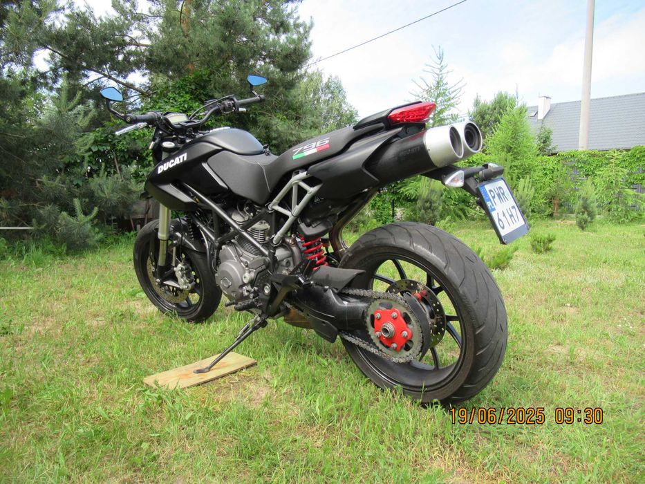 Ducati Hypermotard 796