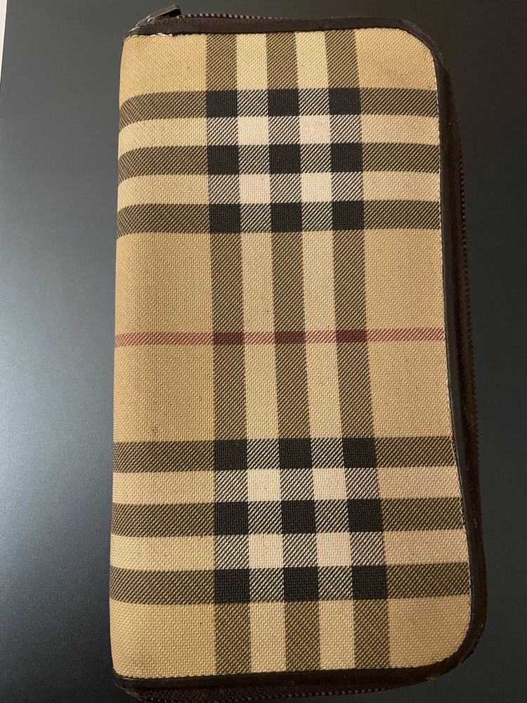 Carteira Burberry