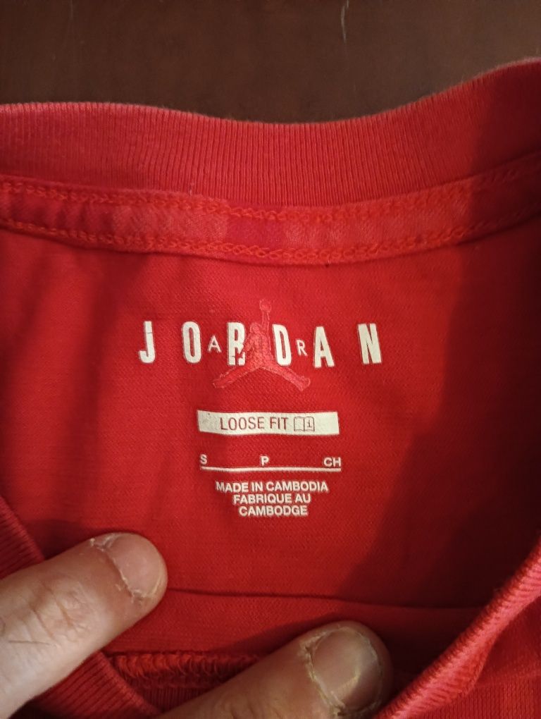 Tshirt	Air Jordan		Tamanho S	usada em bom estado