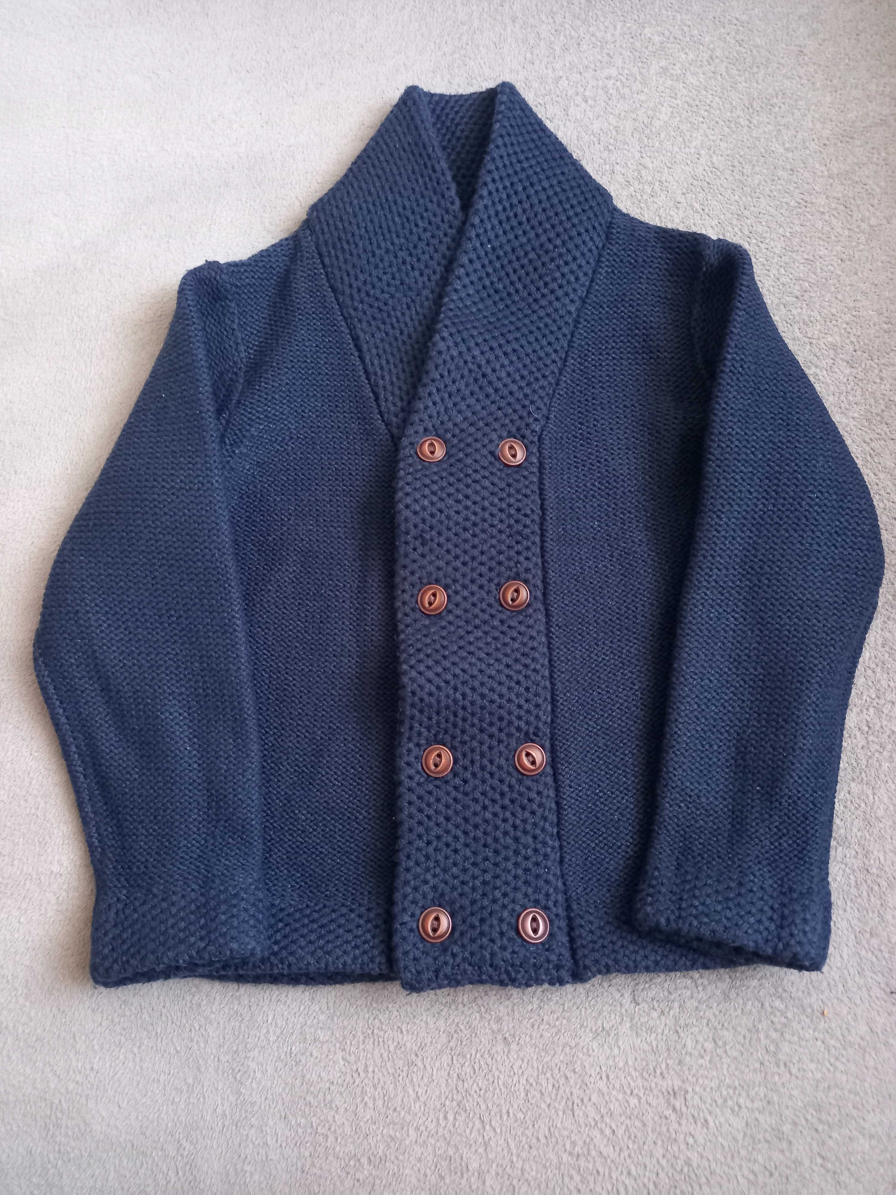 Elegancki sweterek chłopięcy r. 98