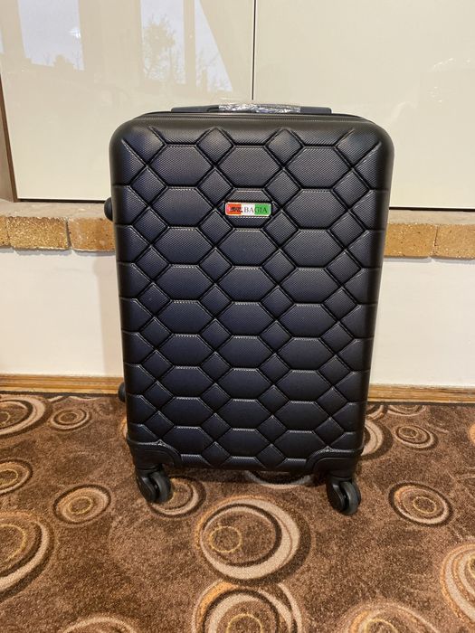 Walizka czarna premium do samolotu