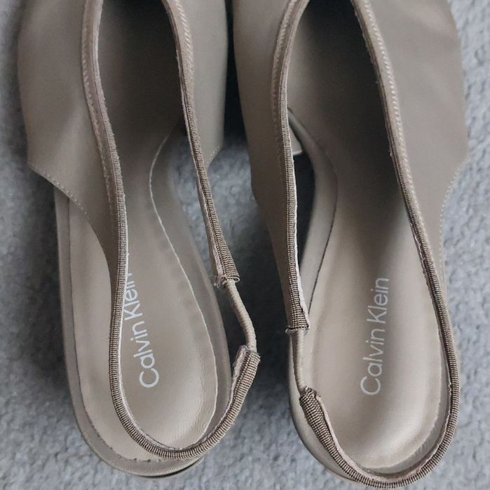 Слінгбекі Calvin Klein