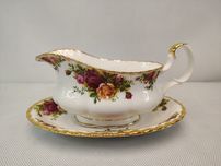 Sosjerka Royal Albert. Old Country Roses.