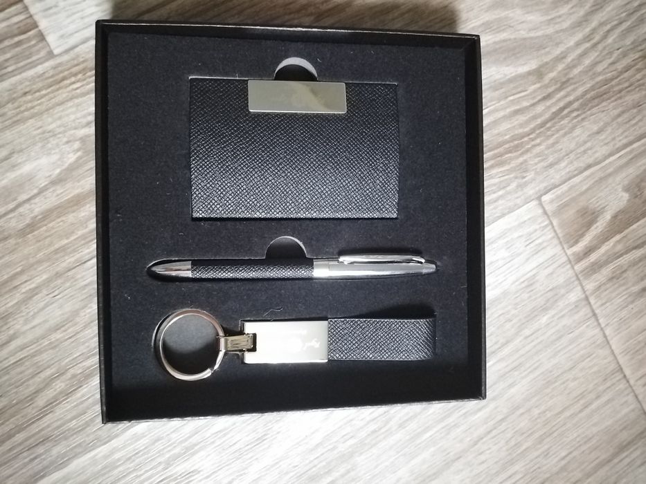 Подарочный шкіряний набор.