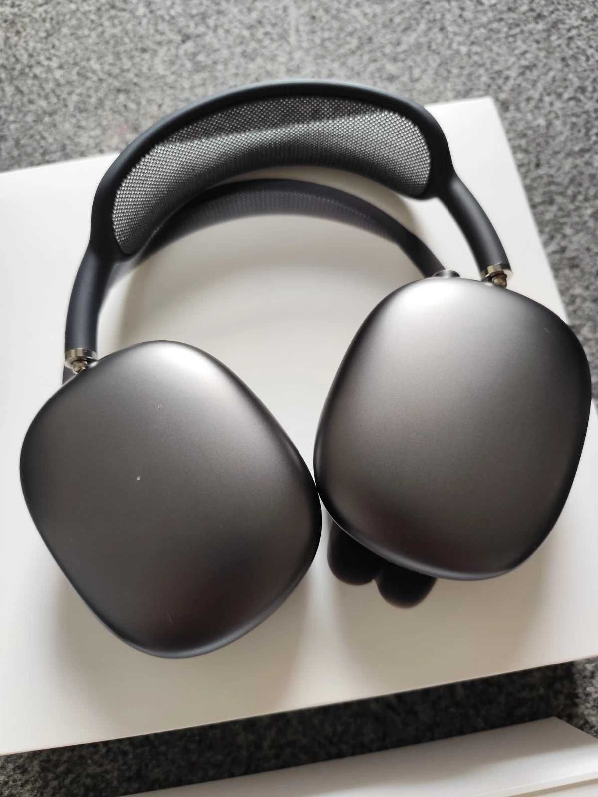 Apple AirPods MAX