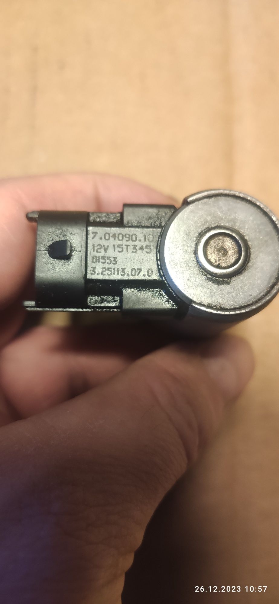 Sprzedam czujnik oleju opel corsa e nr7.41090.10