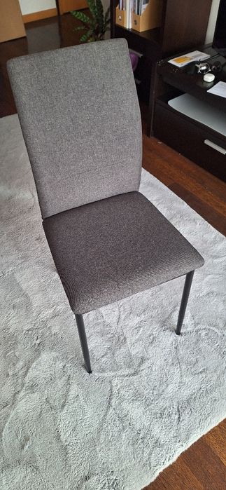 Conjunto 4 cadeiras em cinzento