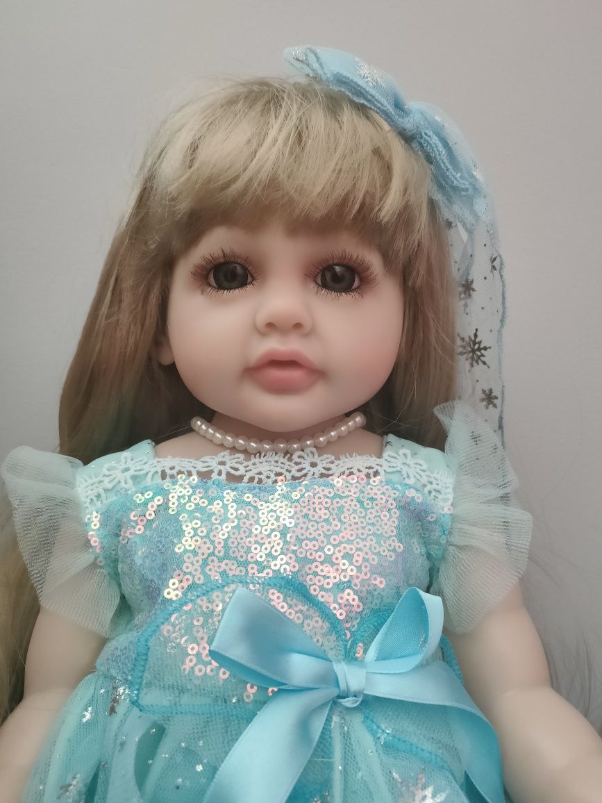Realistyczna lalka Reborn 55 cm – jak prawdziwe dziecko, wodoodporna!