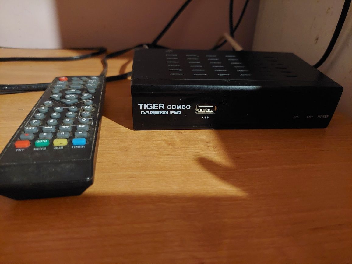 Телевизор Samsung CS21D9S+ресивер Tiger Combo+спутниковая тарелка