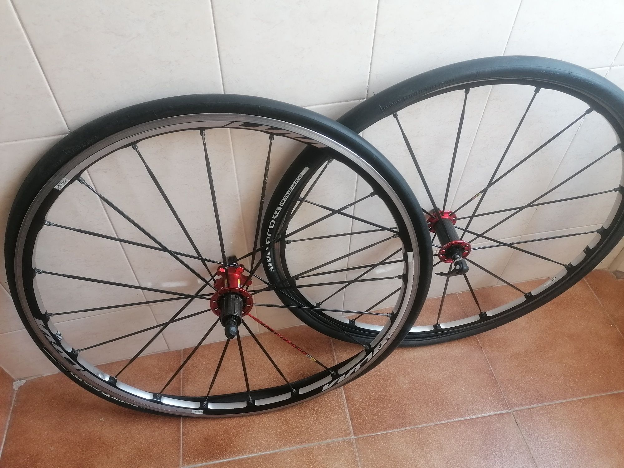 Rodas estrada mavic aksium