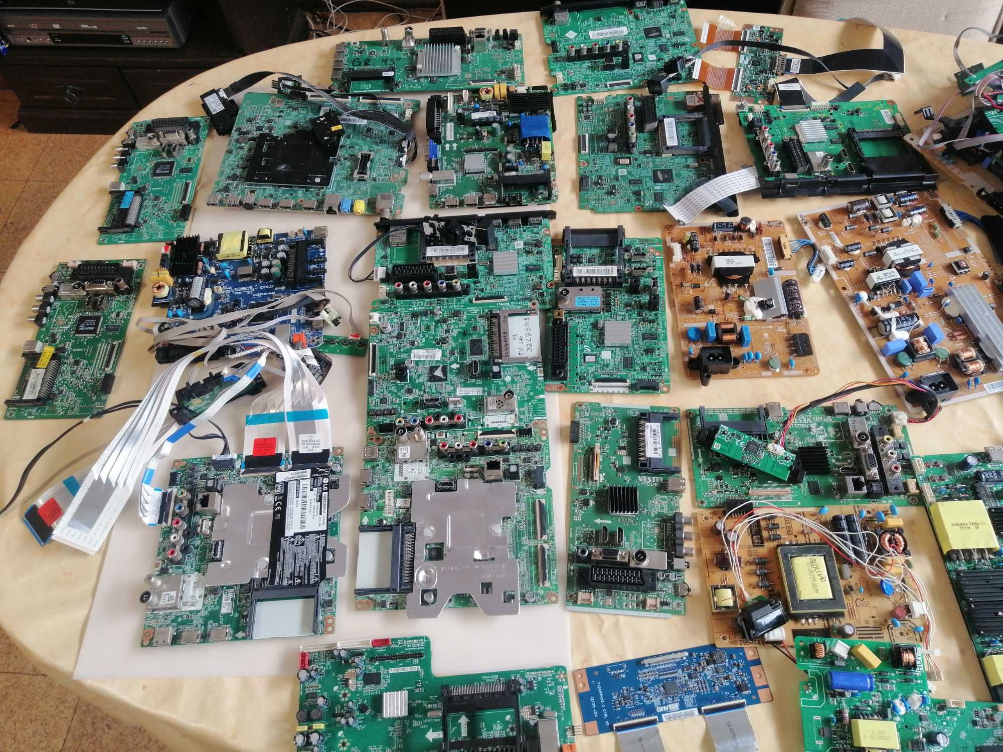 Placas para TVS. Mainboards, Fontes, REPARAÇÕES.