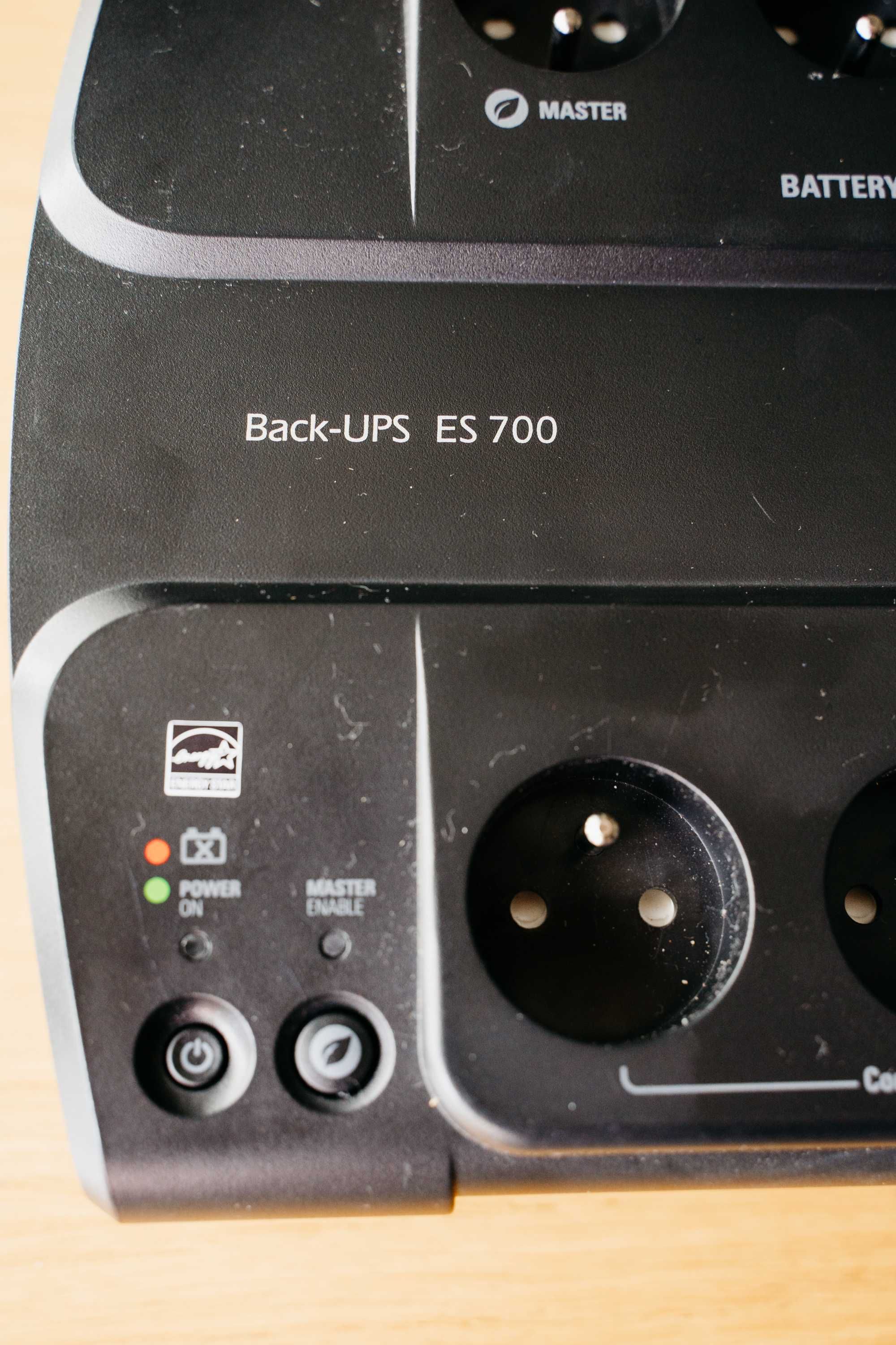 UPS APC Back-UPS ES (700VA/405W, 8xPL, 1,8m)